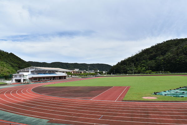 名瀬運動公園陸上競技場